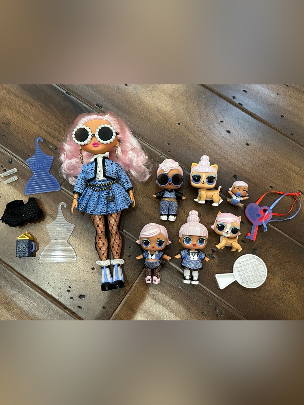 EUC L.O.L. Surprise! Doll & Mini Dolls and Pets with Accessories Playset